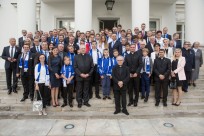 Wspólne zdjęcie całej delegacji SALOS-u z prezydentem RP Andrzejem Dudą